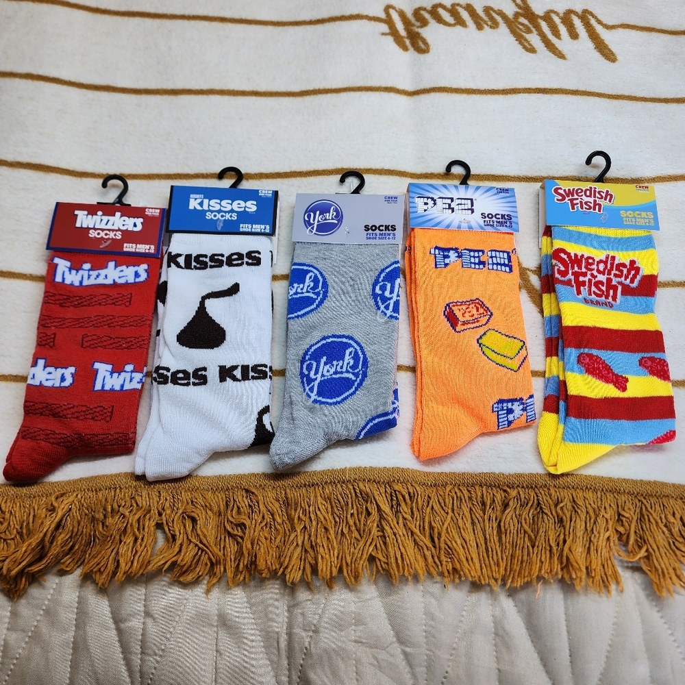 Kraft Macaroni & Cheese Crew Socks. NWT. - Picture 9 of 9